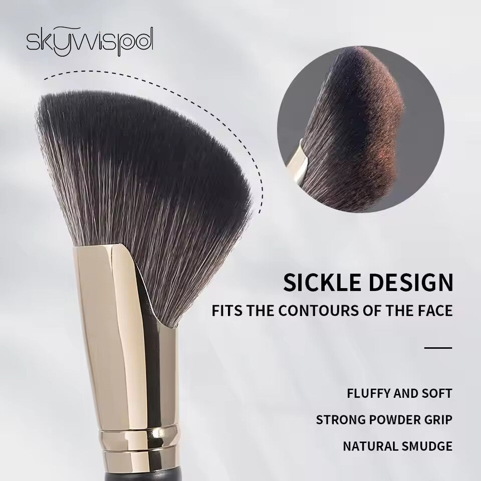 Blush contour brush, specifically designed for facial contours and highlights