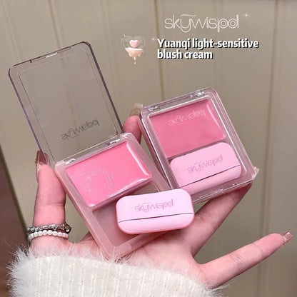 Blush with a natural light effect and pastel pink shade